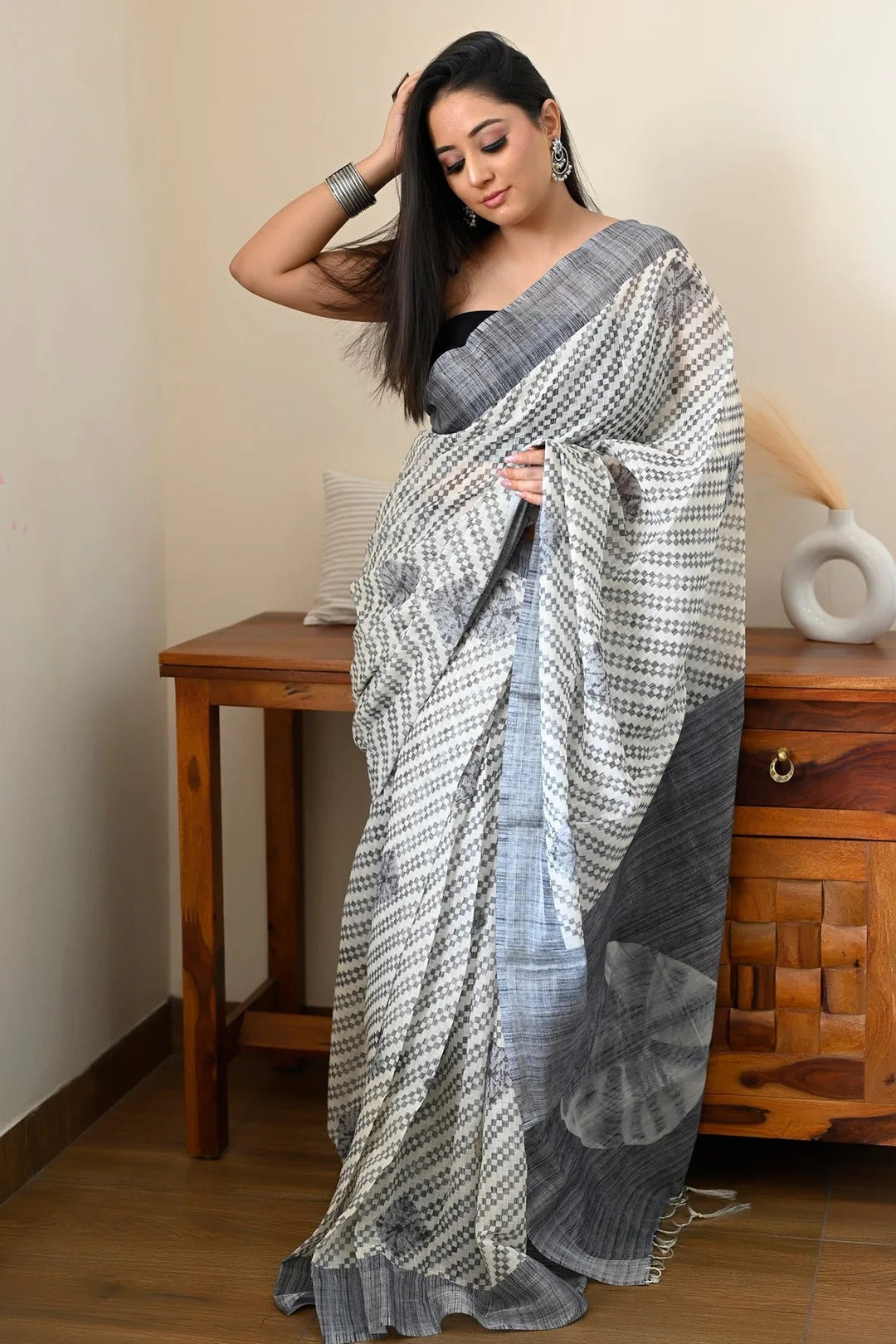 Casual Wear Cream Grey Color Linen Saree with Digital Print