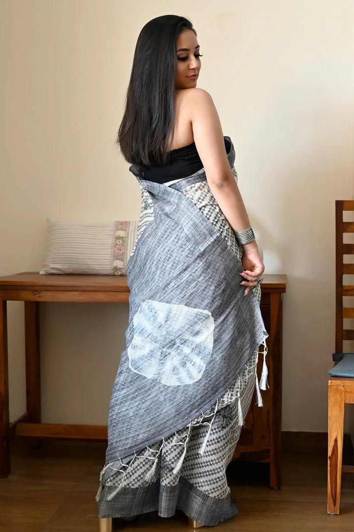 Casual Wear Cream Grey Color Linen Saree with Digital Print