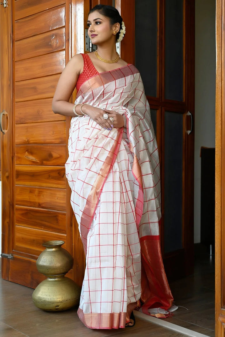 Festival Wear White And Red Color Maheshwari Saree With Golden Zari Pallu