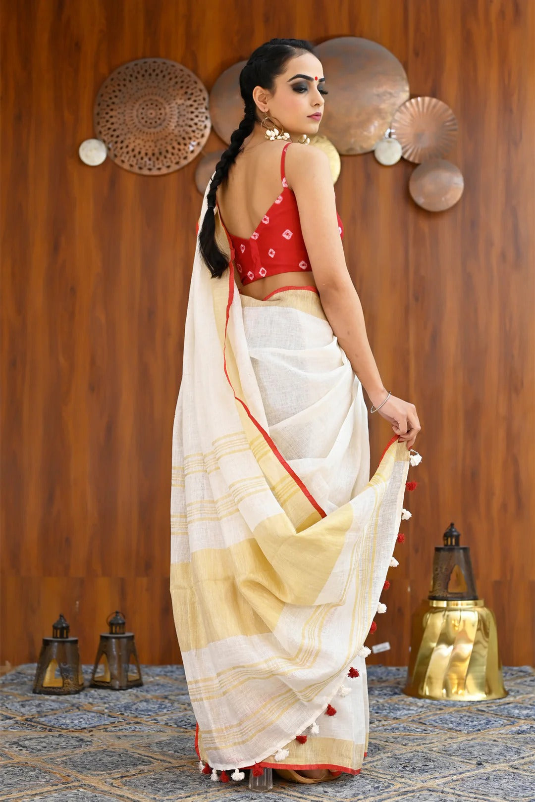Festival Wear White Color Linen Handloom Saree with Golden Zari Border