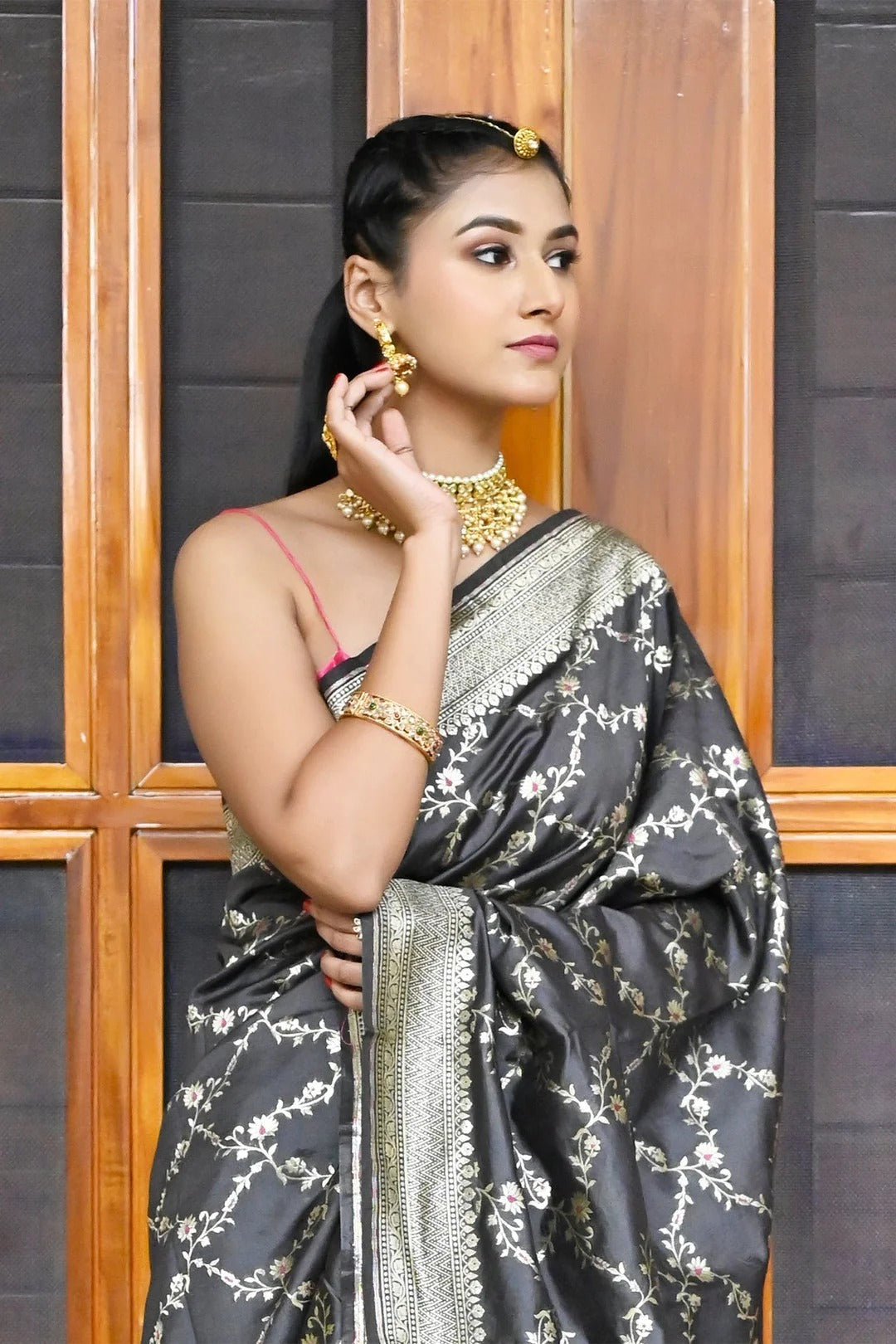 Party Wear Black Color Banarasi Soft Silk Saree with Zari Richenss
