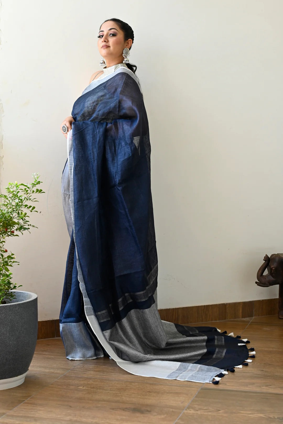 Party Wear Navy Blue Color Linen Handloom Saree with Silver Border