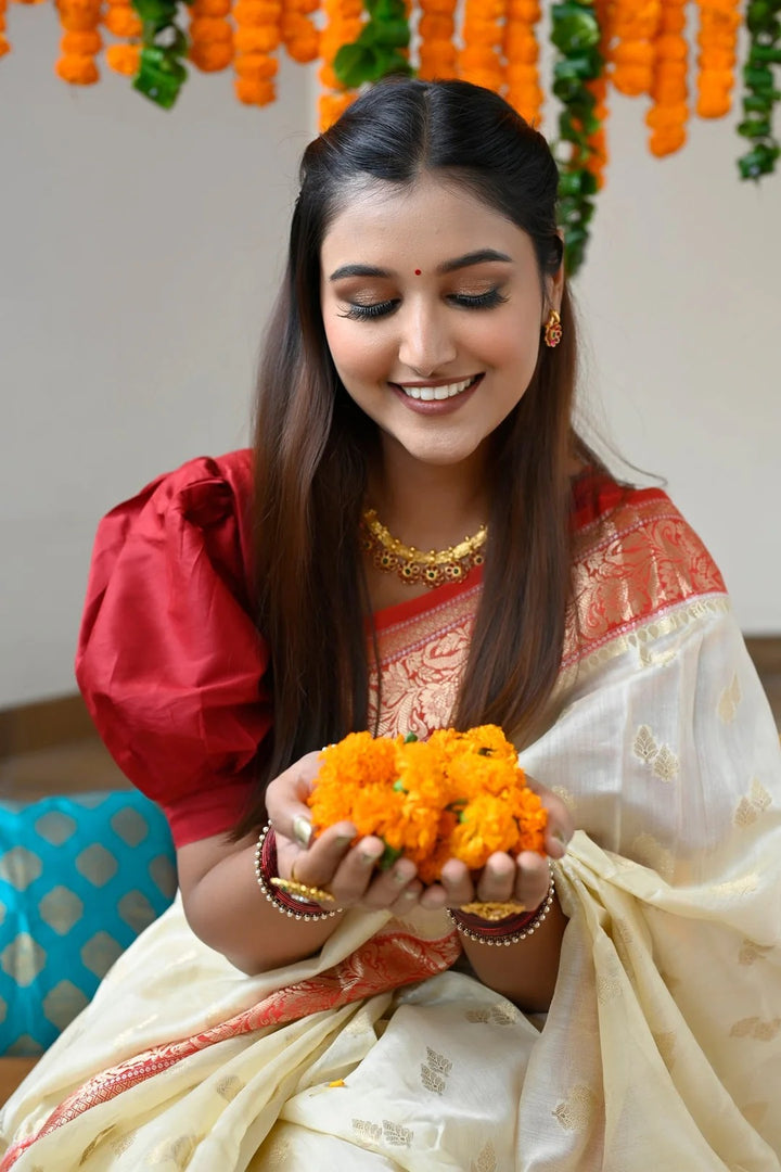 Wedding Wear Ivory Color Maheshwari Saree With Red Pallu And Borders