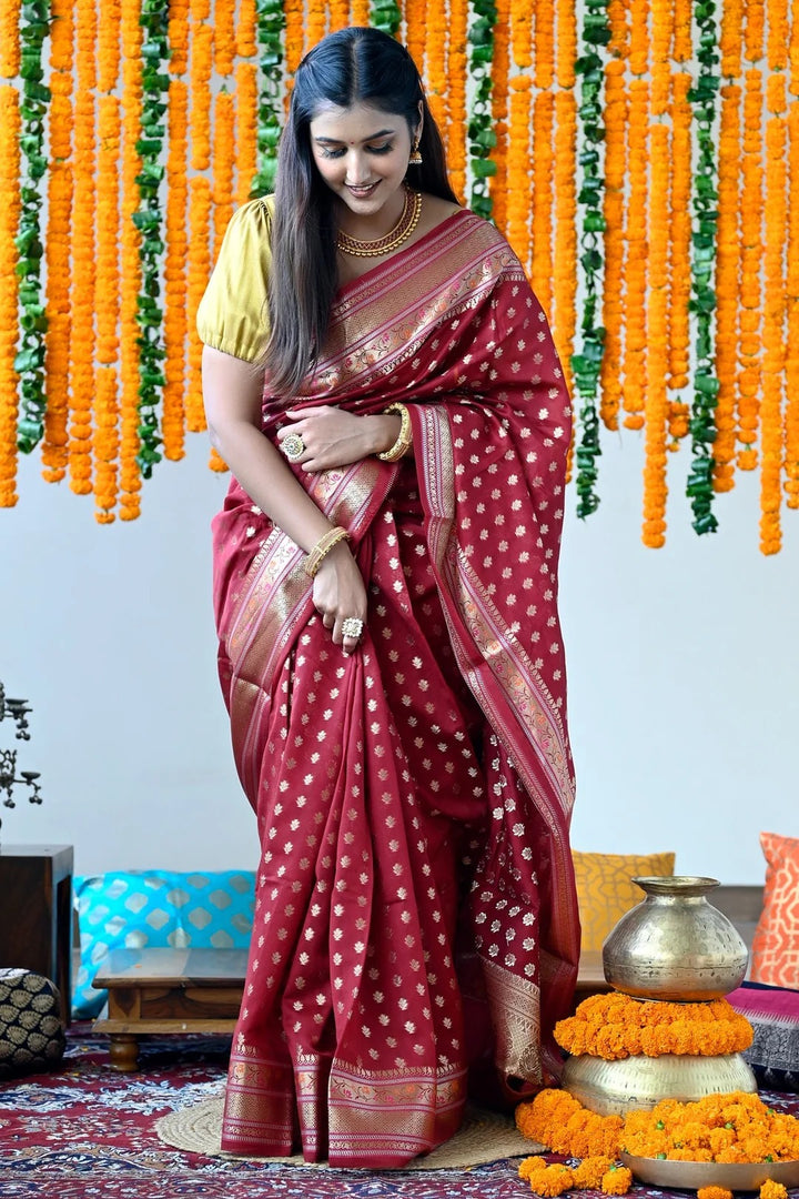 Wedding Wear Maroon Color Maheshwari Saree With Zari Pallu